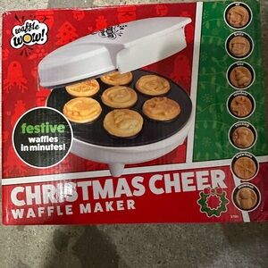 Waffle Wow! Christmas cheer waffle maker - new in box‎